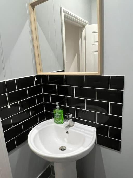 001- Lovely 3-Bedroom Very Close To Oxford Street ロンドン エクステリア 写真